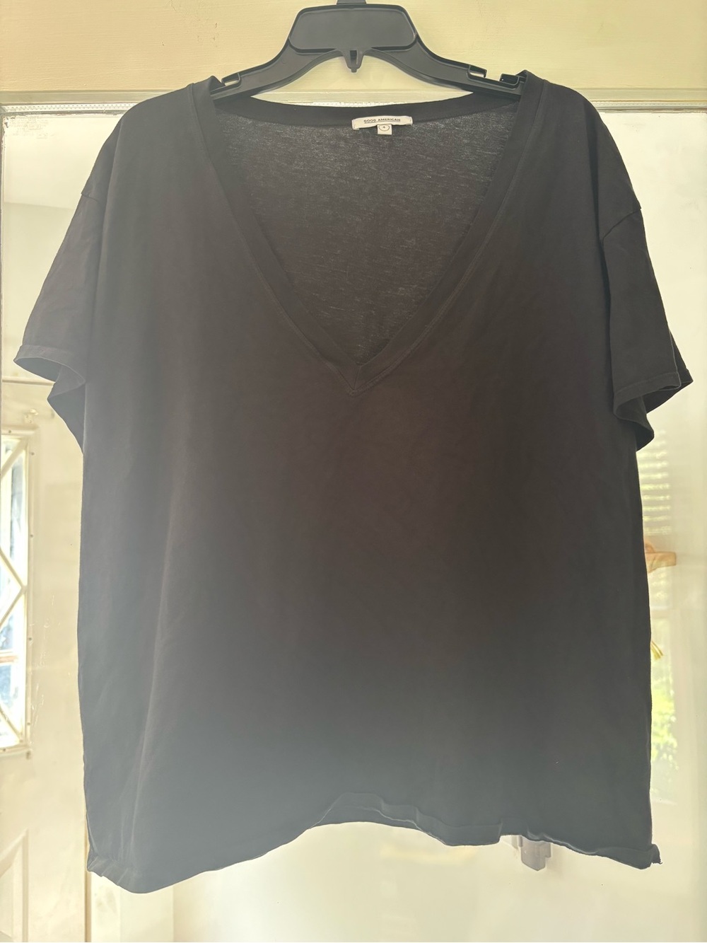 Good American Black V-Neck Short Sleeve Tee